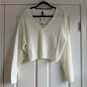 H&M Women's White V-Neck Sweater NWT